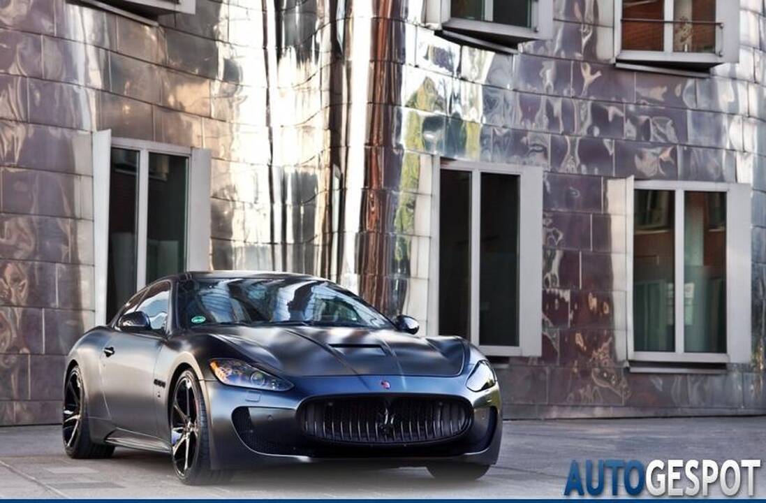 Nauja superautomobilių tendencija – tik matiniai atspalviai