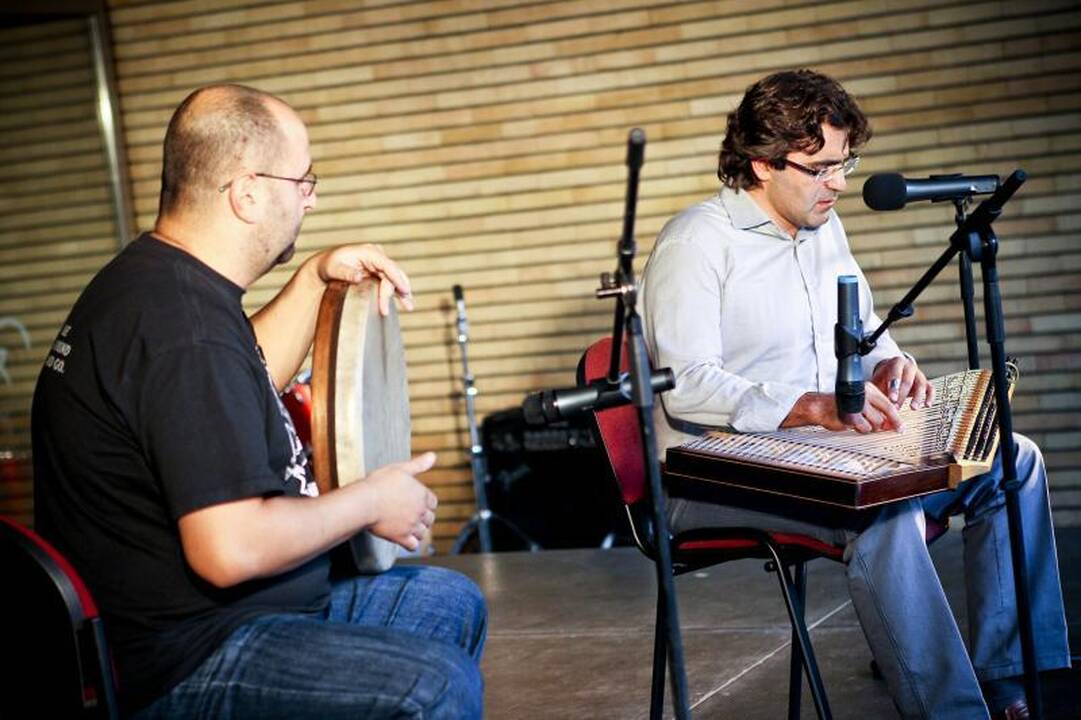 Pingvinai ir nykštukai miestiečiams dalijo šypsenas 