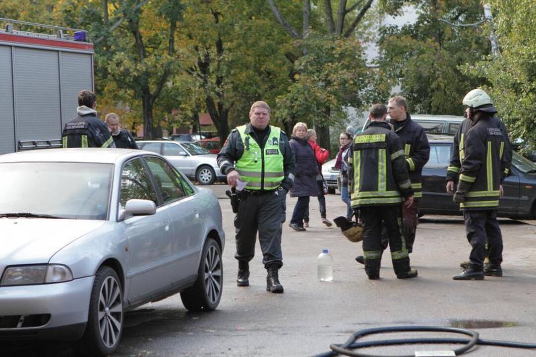 Klaipėdoje, Stasio Šimkaus gatvėje, užsiliepsnojo butas