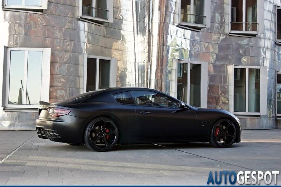 Nauja superautomobilių tendencija – tik matiniai atspalviai