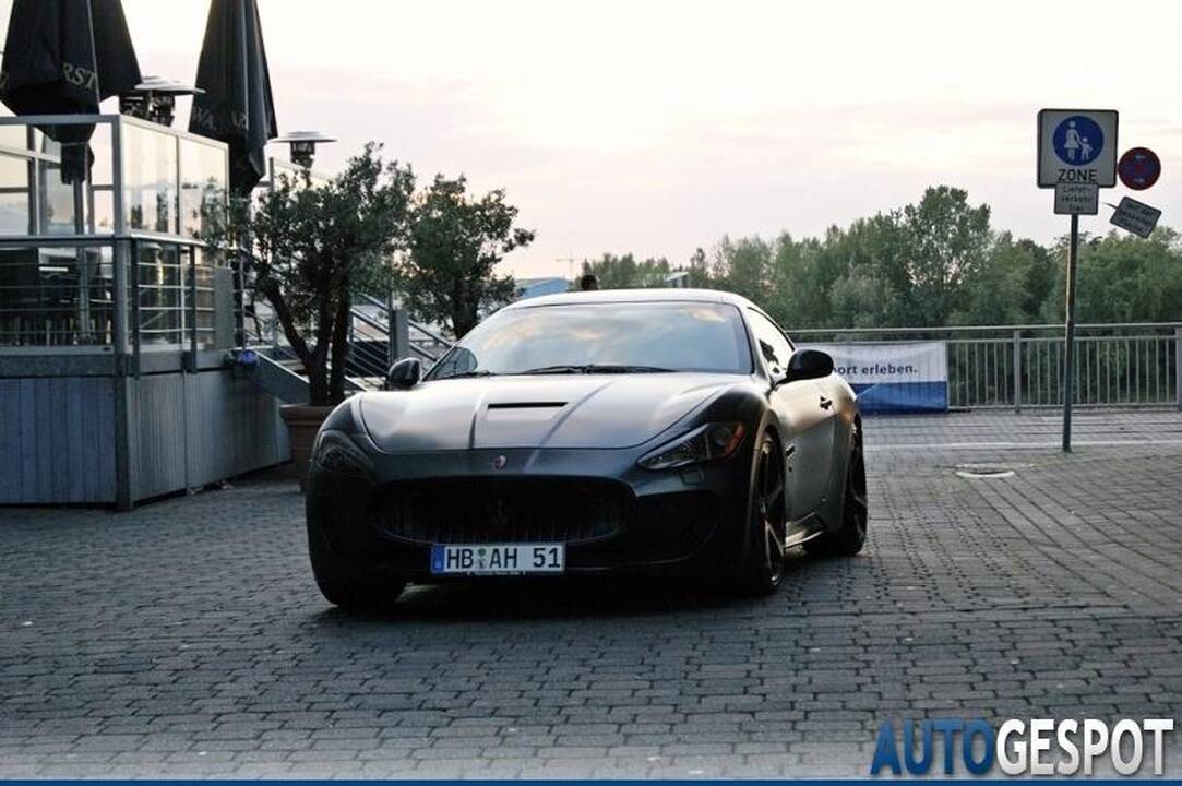 Nauja superautomobilių tendencija – tik matiniai atspalviai