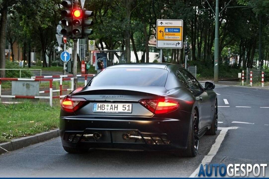 Nauja superautomobilių tendencija – tik matiniai atspalviai