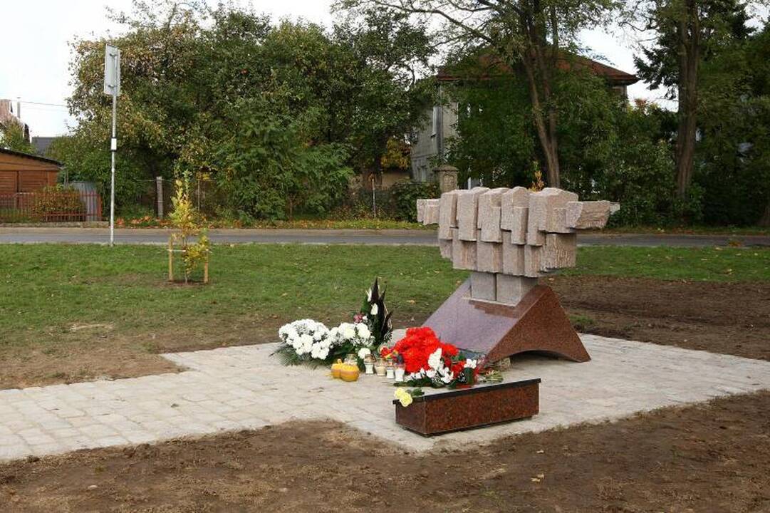 Žaliakalnyje – paminklas partizanų vadui A.Ramanauskui-Vanagui