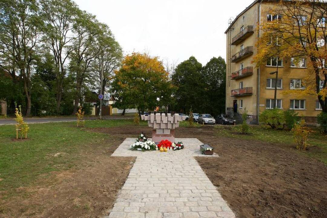 Žaliakalnyje – paminklas partizanų vadui A.Ramanauskui-Vanagui