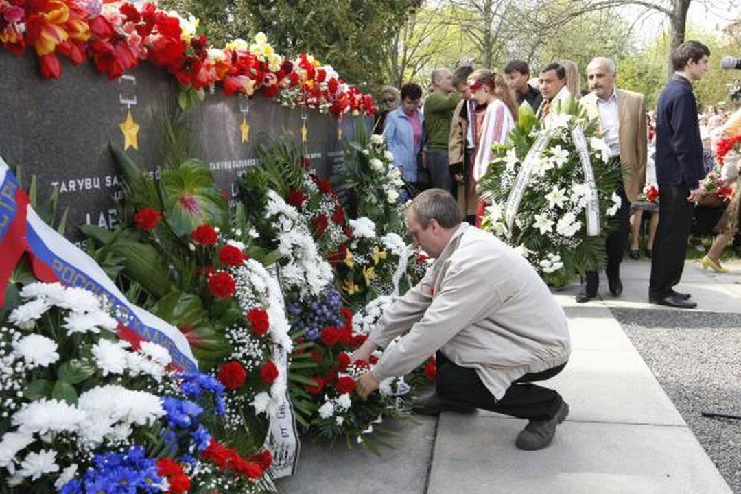 Pergalės diena Klaipėdoje: gėlės ir padėkos veteranams