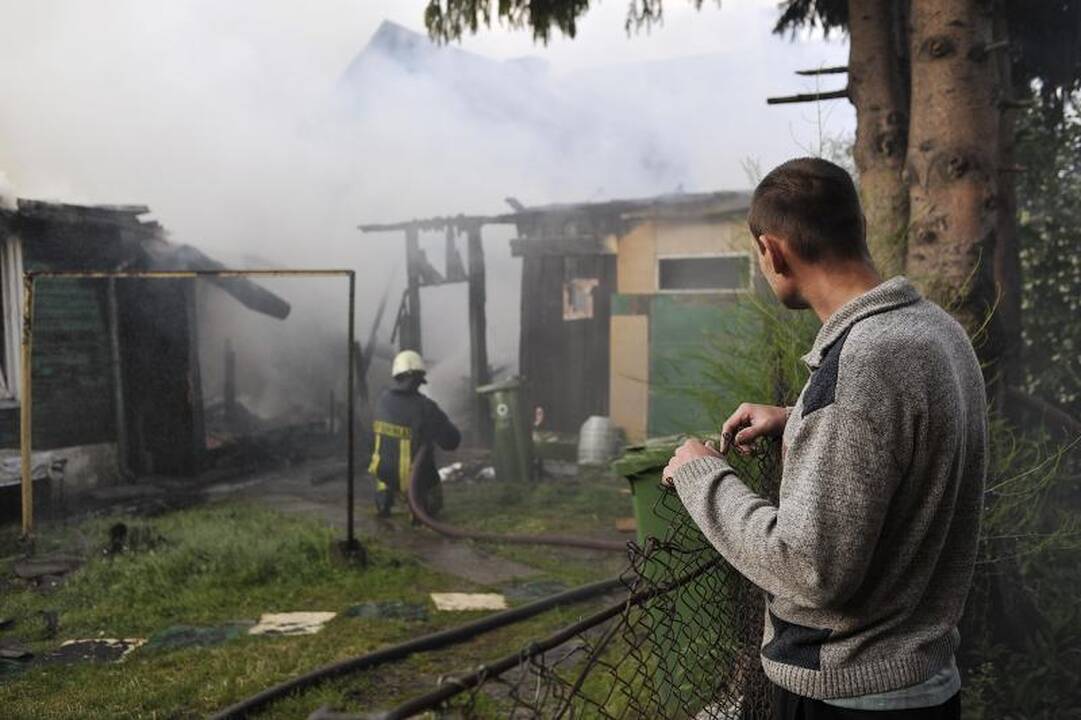 Gaisras Žaliakalnyje kilo dėl vaikų neatsargumo?