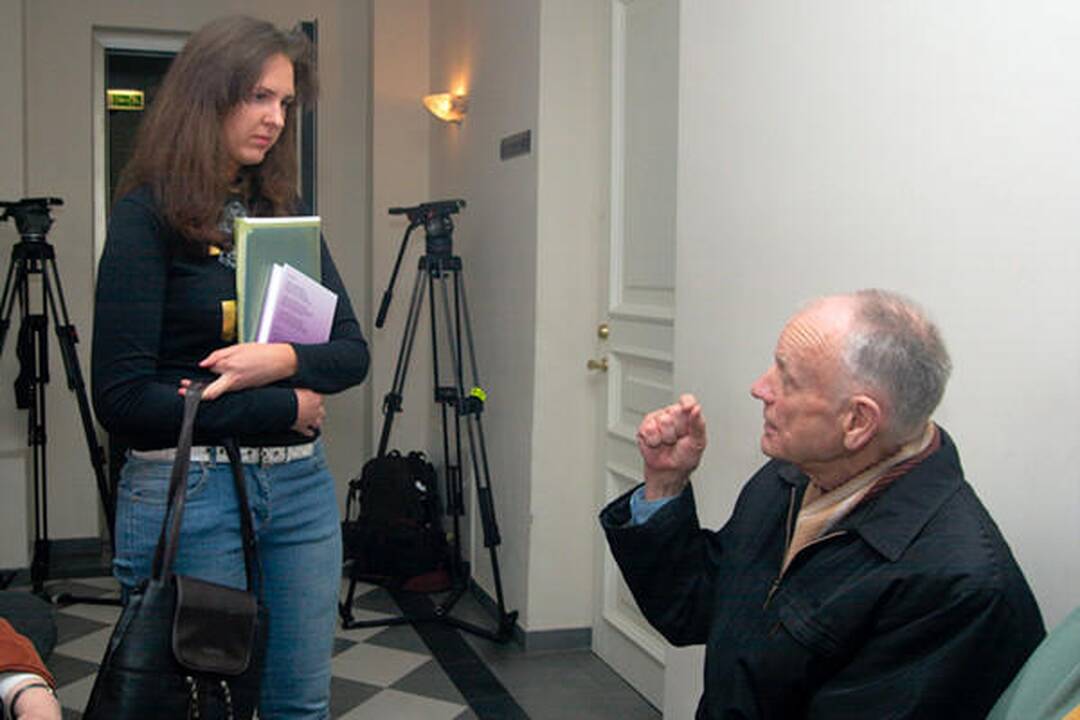 Teismas iš posėdžių salės pašalino E.Kusaitę