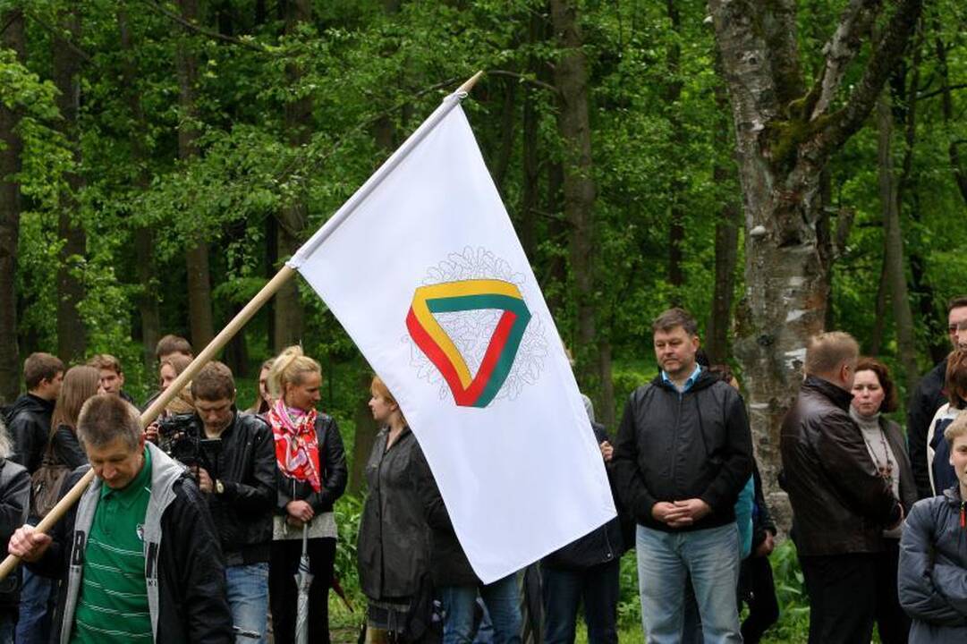 Unikalių Lietuvos ąžuolų giraitė plečiasi