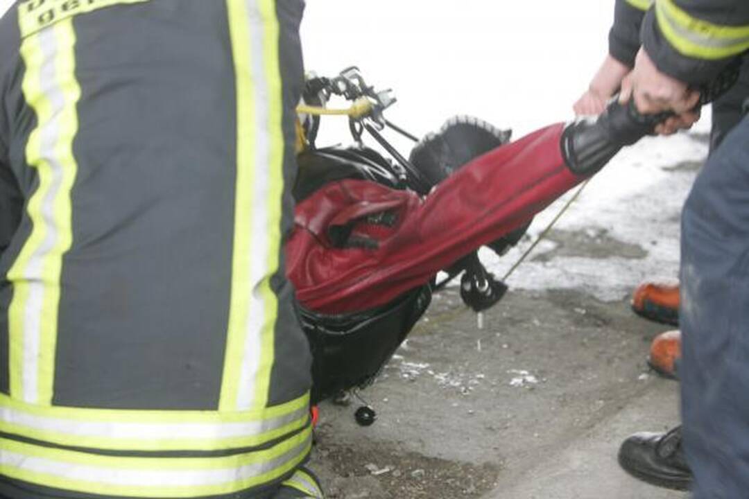 Į Nerį įlėkęs automobilis rastas po Mindaugo tiltu (papildyta)