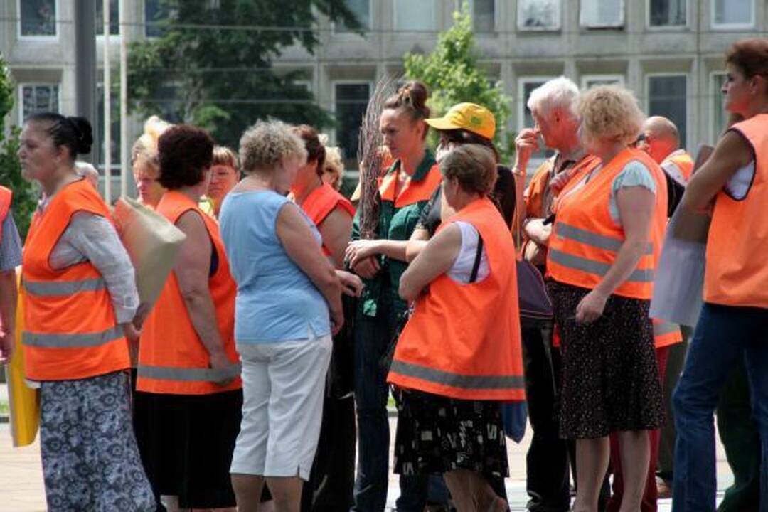 Miesto tvarkytojai: mere, gatves tuoj šluosi pats! (papildyta)