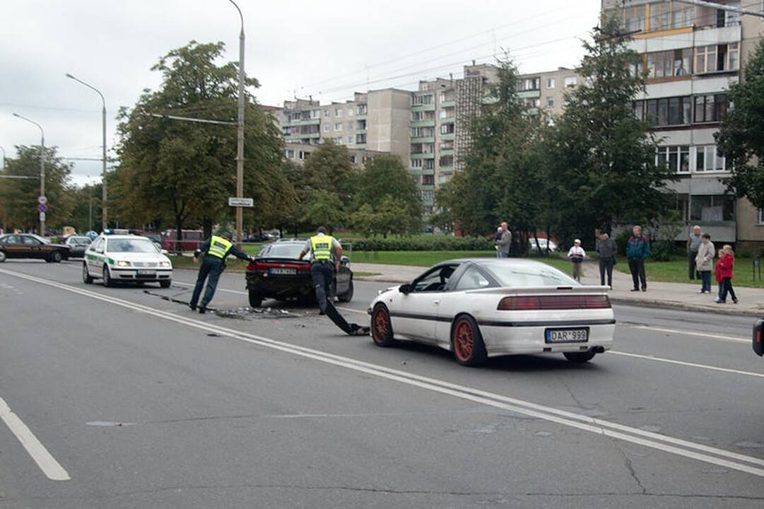Vilniuje neblaivus jaunuolis sudaužė tris automobilius