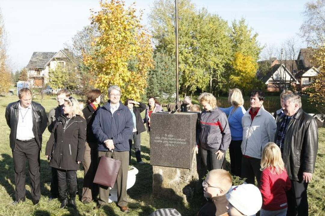 Jakų parke atidaryta nauja žaliuojanti alėja
