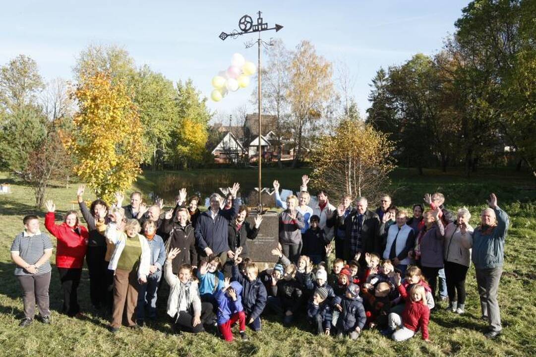 Jakų parke atidaryta nauja žaliuojanti alėja