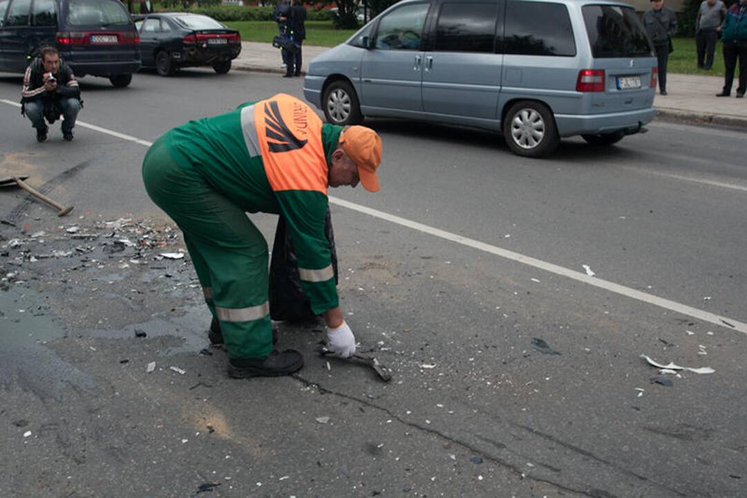 Vilniuje neblaivus jaunuolis sudaužė tris automobilius