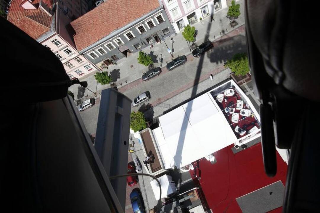Dangaus restoranas Vilniuje: priešpiečiai 50 m aukštyje 