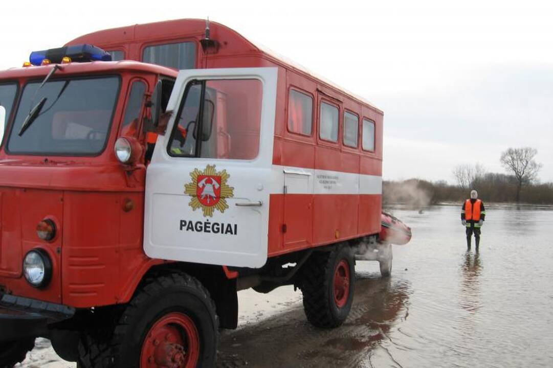 Pamaryje iš apsemtų teritorijų ugniagesiai gelbėjo gyventojus