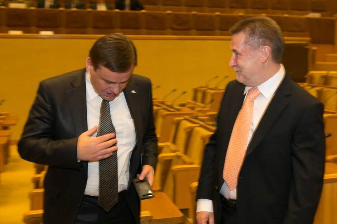 Prisaikdinti 135 naujojo Seimo nariai   