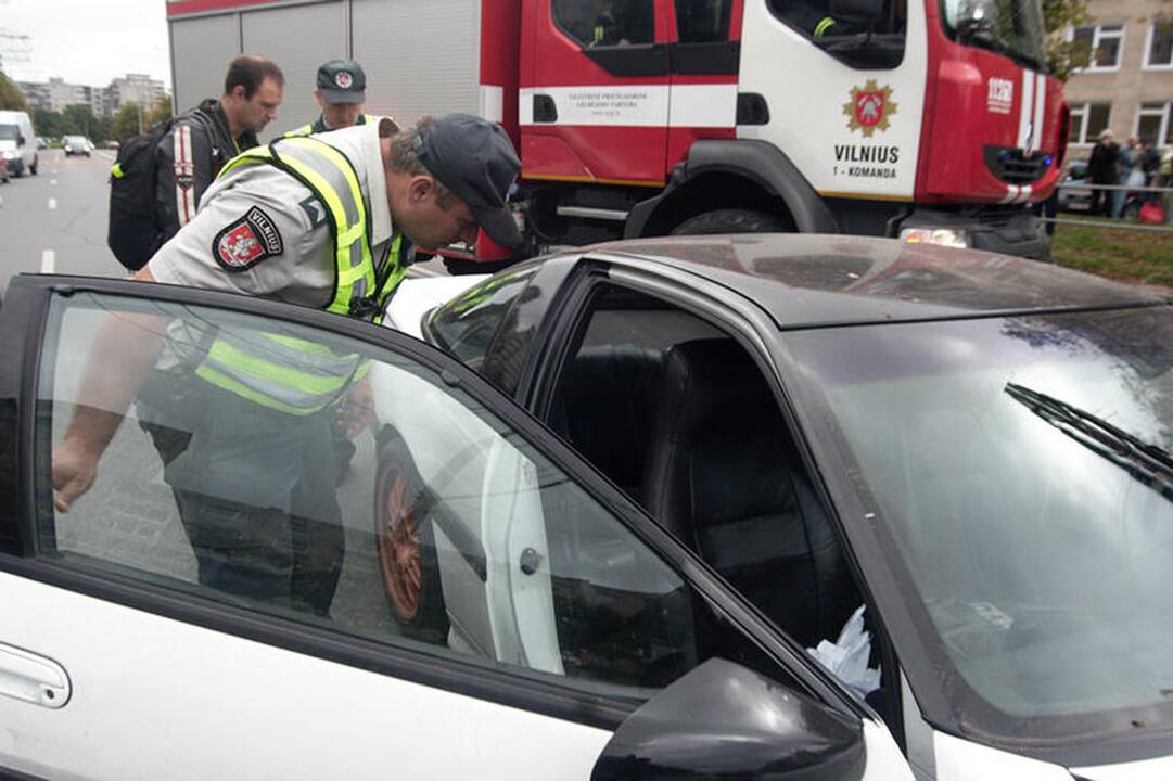 Vilniuje neblaivus jaunuolis sudaužė tris automobilius