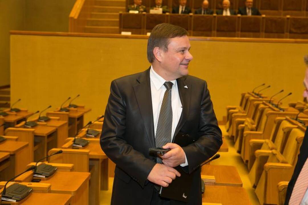 Prisaikdinti 135 naujojo Seimo nariai   