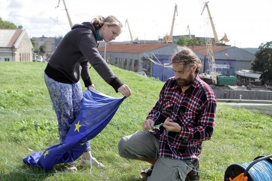 Baltijos jūros dieną skelbė milžiniškas aitvaras