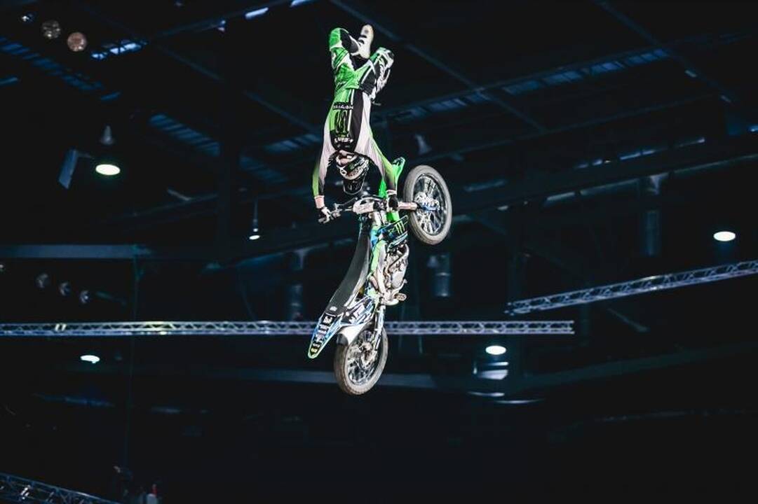 „Žalgirio“ arenoje – įspūdingi motociklininkų šuoliai 