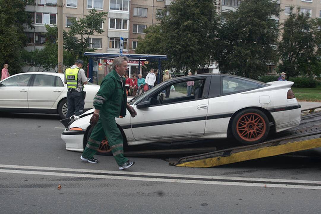Vilniuje neblaivus jaunuolis sudaužė tris automobilius