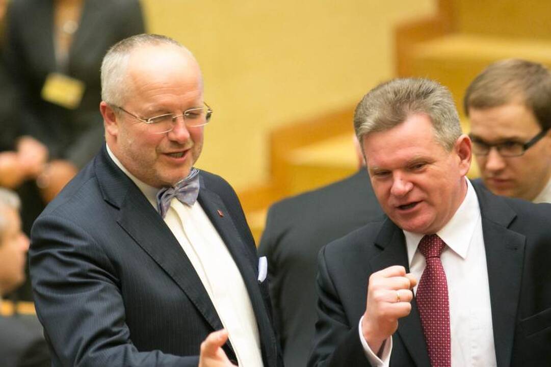 Prisaikdinti 135 naujojo Seimo nariai   