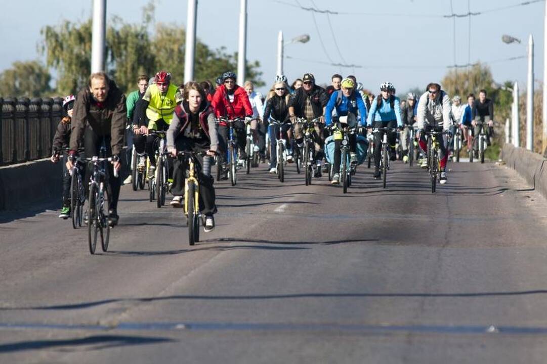 Sekmadienį Kaune dviratininkai rinkosi į paradą