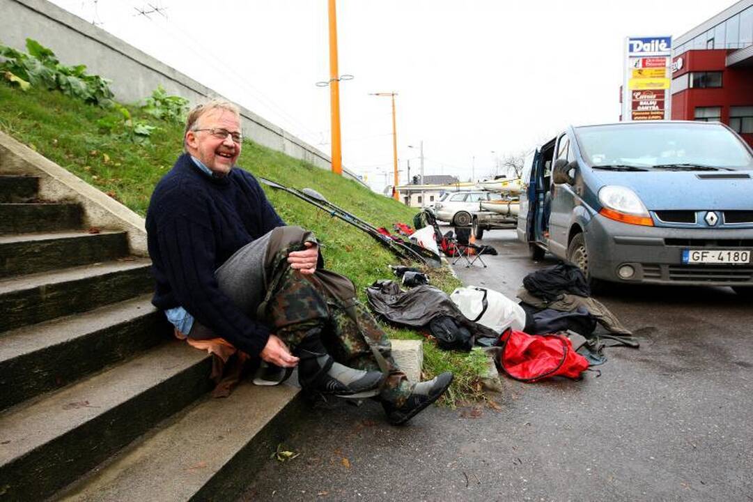 Valios triumfas: 170 kilometrų lediniu Neries vandeniu