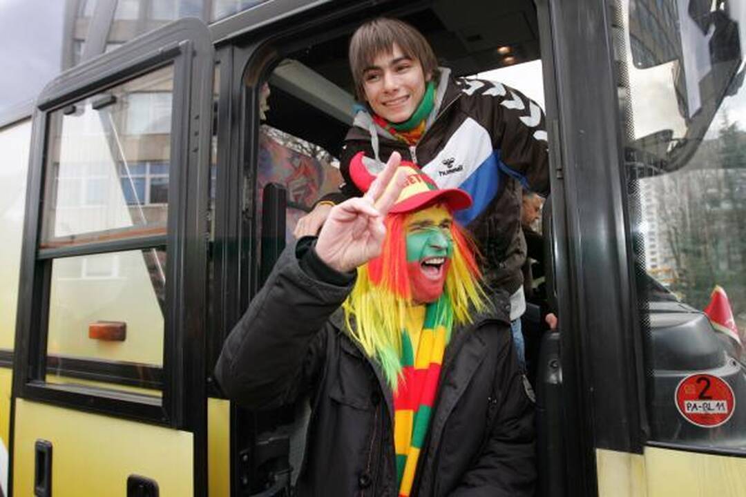 Į "Euroviziją" išlydėtas Bartas: viskas bus "Oki-doki"