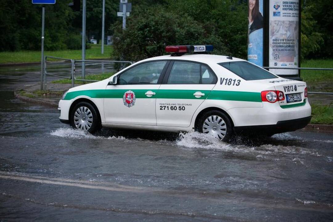 Liūtis Vilniuje: gatvės virto srauniomis upėmis