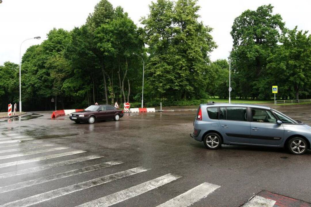 Teks apsišarvuoti kantrybe: nuo pirmadienio uždaryta Parodos gatvė