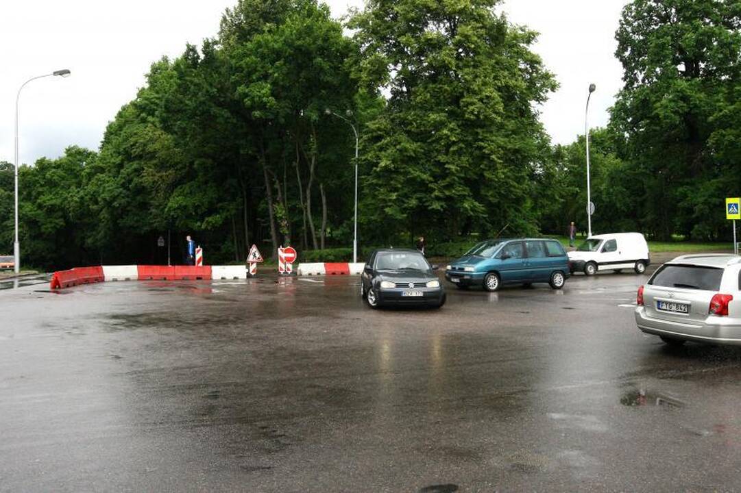 Teks apsišarvuoti kantrybe: nuo pirmadienio uždaryta Parodos gatvė