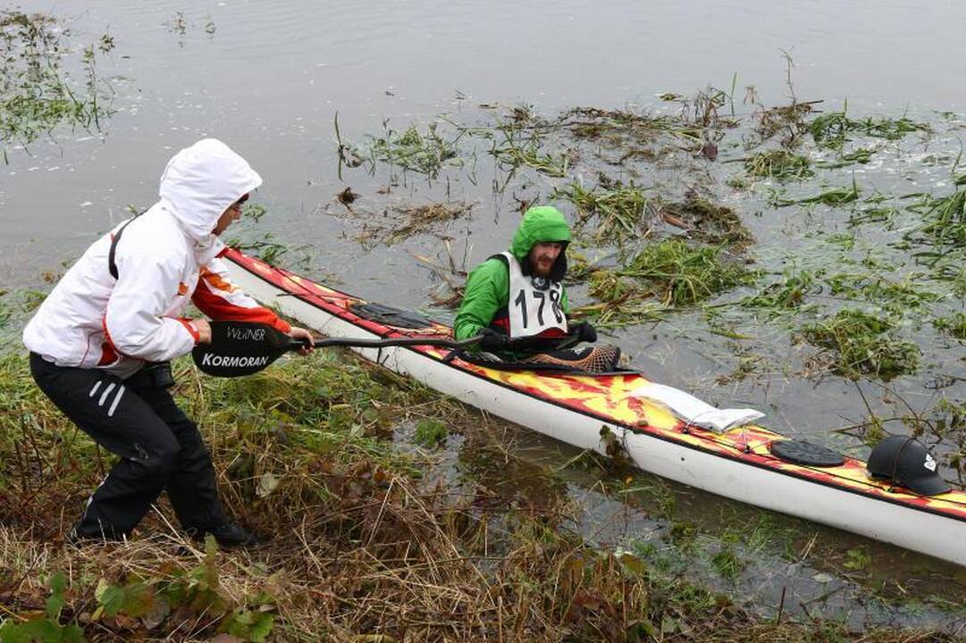 Valios triumfas: 170 kilometrų lediniu Neries vandeniu