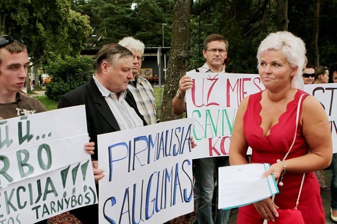 Žmonės protestavo prieš olandų atrakcionus (papildyta)