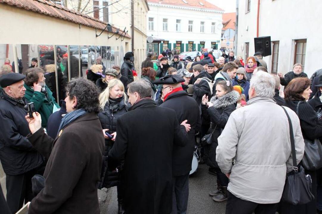 Atidengta Užupio respublikos konstitucija žemaičių tarme