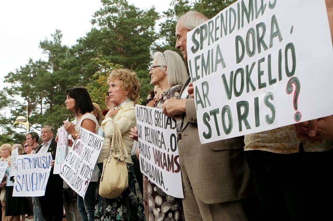 Žmonės protestavo prieš olandų atrakcionus (papildyta)