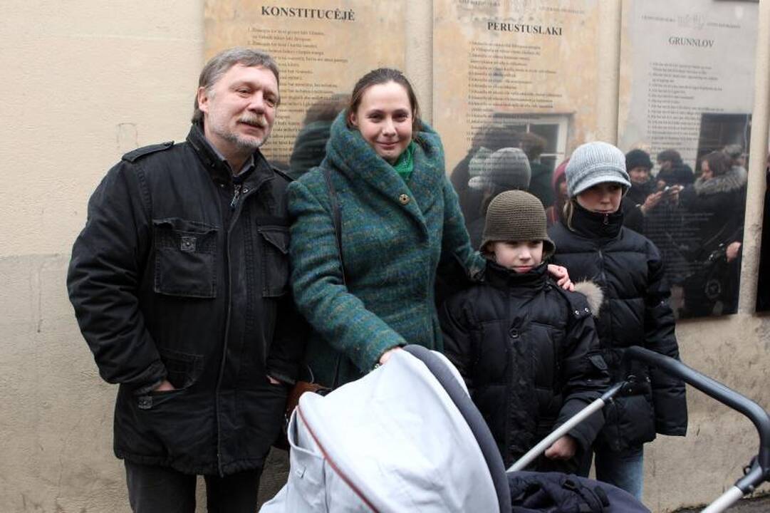 Atidengta Užupio respublikos konstitucija žemaičių tarme