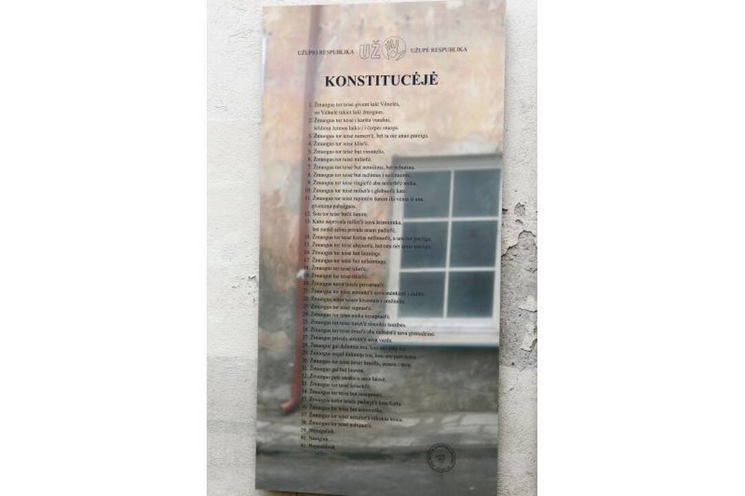 Atidengta Užupio respublikos konstitucija žemaičių tarme
