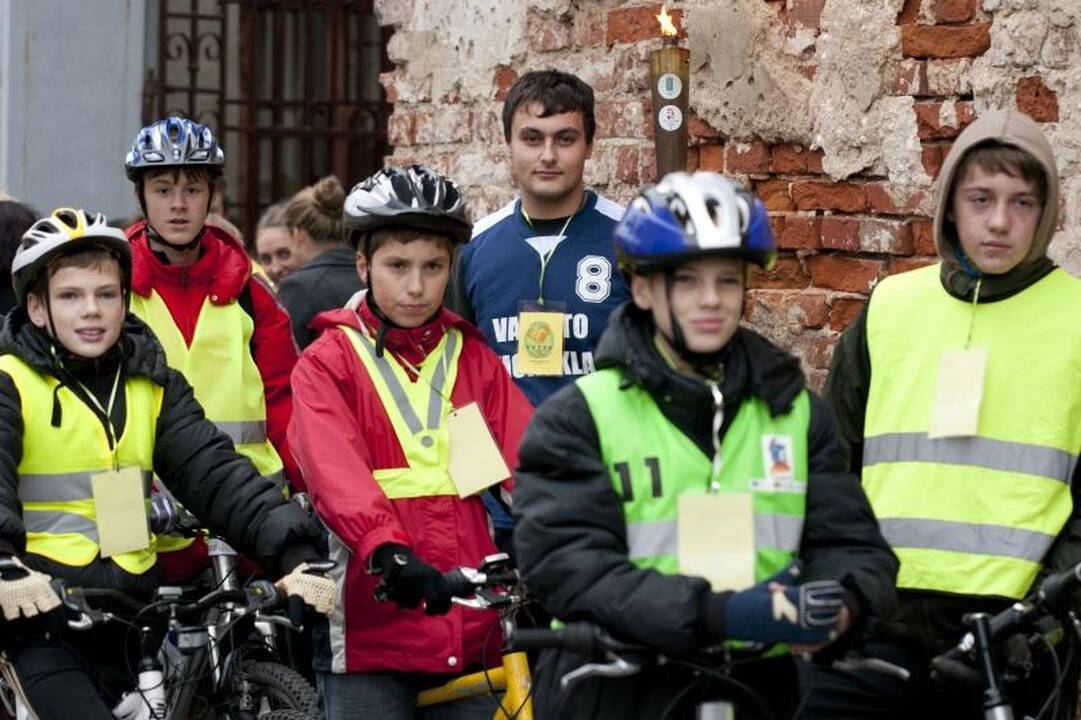 Olimpinę ugnį Kauno gatvėmis nešė sportininkai ir moksleiviai