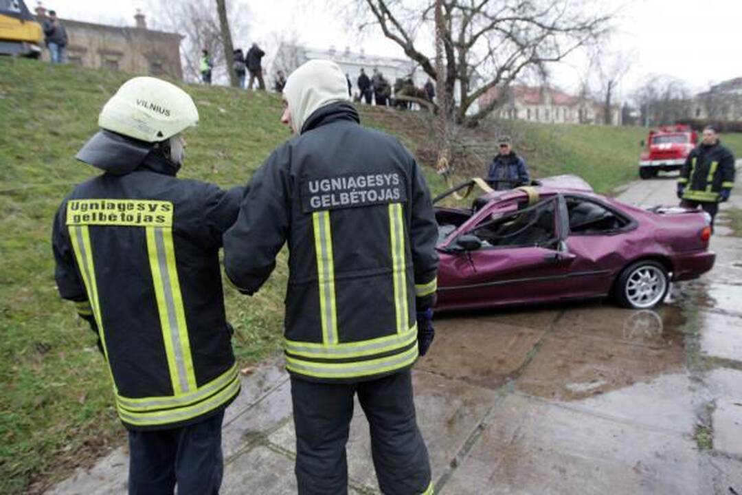 Į Nerį įlėkęs automobilis rastas po Mindaugo tiltu (papildyta)