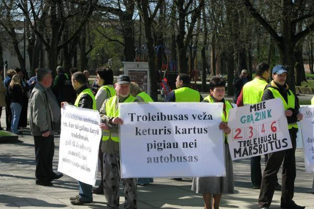 Ar tikrai miesto valdžia naikina troleibusus? (papildyta)