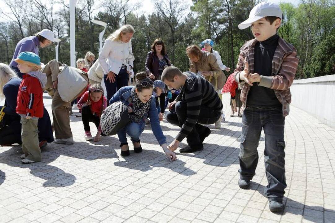 Irane per karinį paradą sprogus bombai žuvo 10 žmonių (papildyta)