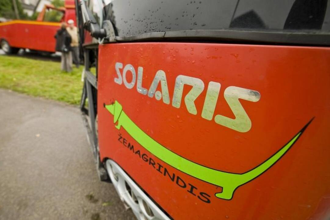 Kaune autobusas nubloškė du automobilius, ligoninėje –  keturi žmonės