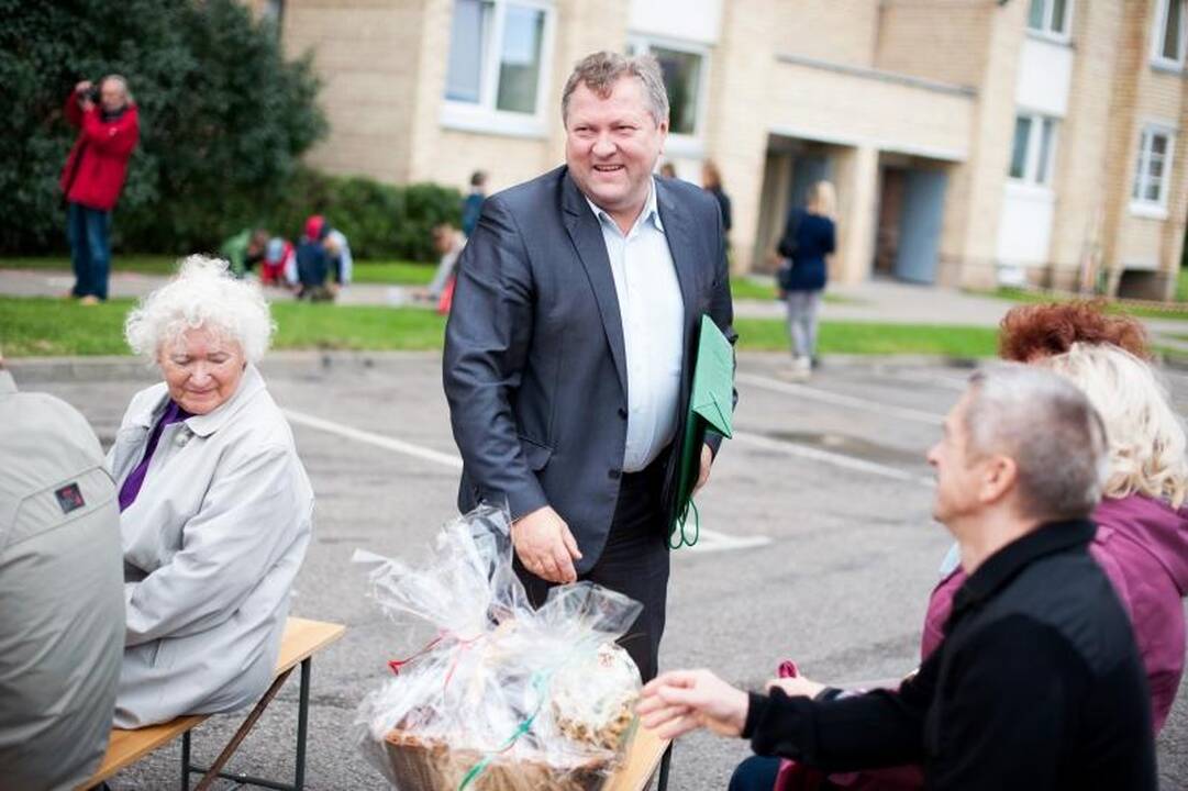 Bendrijos gimtadienis – su politiniu fejerverku 