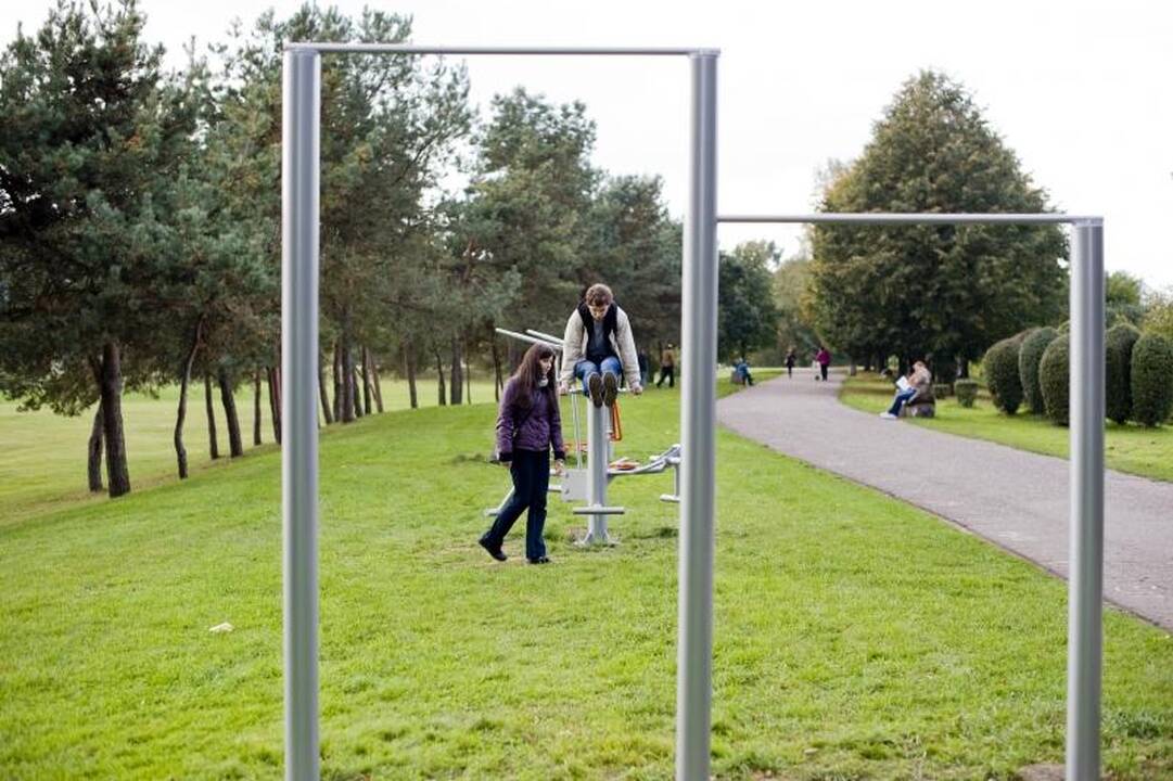 Treniruoklių bumas: jau galima sportuoti ir Santakos parke 