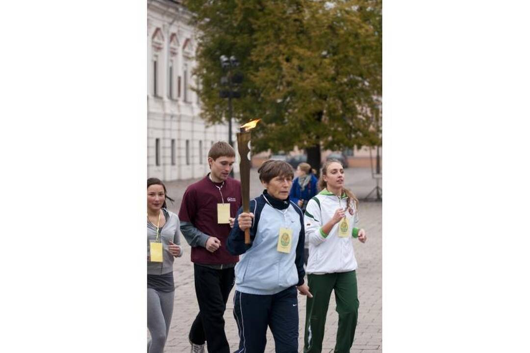 Olimpinę ugnį Kauno gatvėmis nešė sportininkai ir moksleiviai