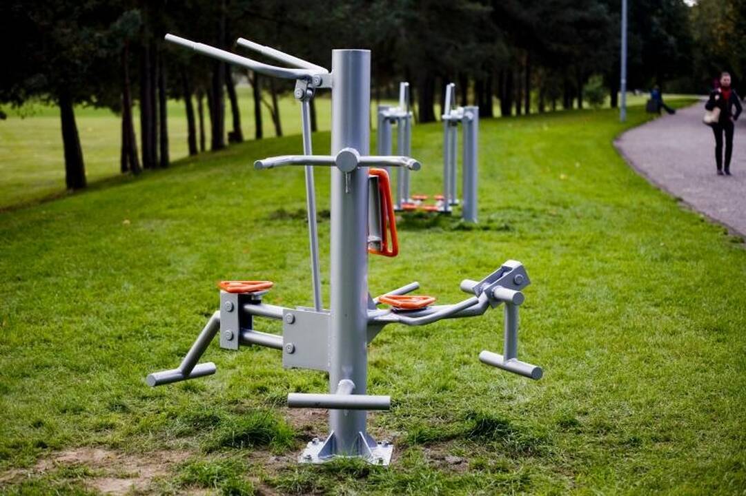 Treniruoklių bumas: jau galima sportuoti ir Santakos parke 