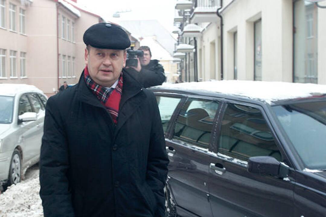 Iš posto besitraukiantis A.Kliunka: prisidirbau (papildyta) 