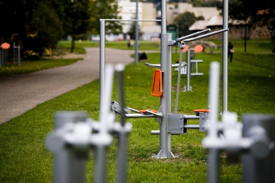 Treniruoklių bumas: jau galima sportuoti ir Santakos parke 